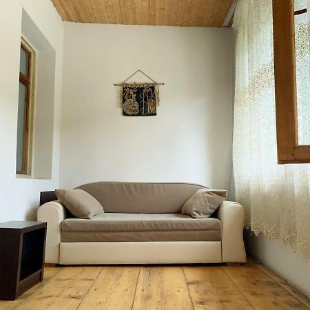 Guest House Lela Местия Екстериор снимка