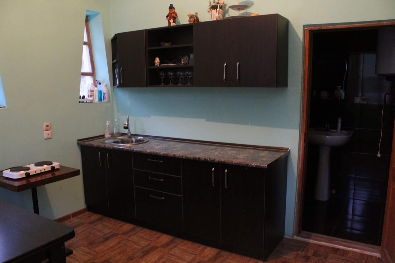 Guest House Lela Местия Екстериор снимка