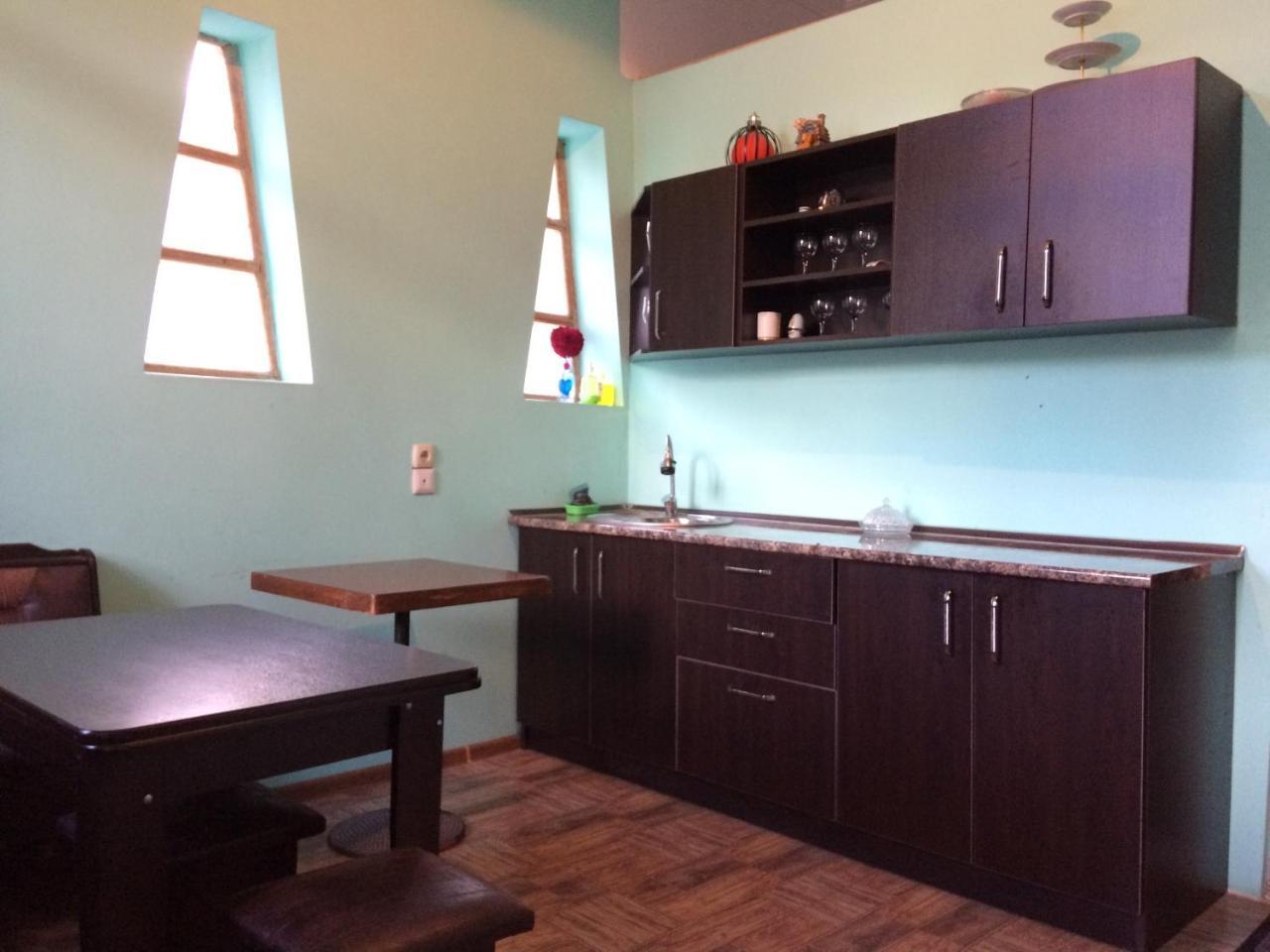 Guest House Lela Местия Екстериор снимка