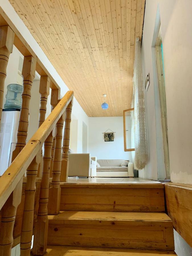Guest House Lela Местия Екстериор снимка