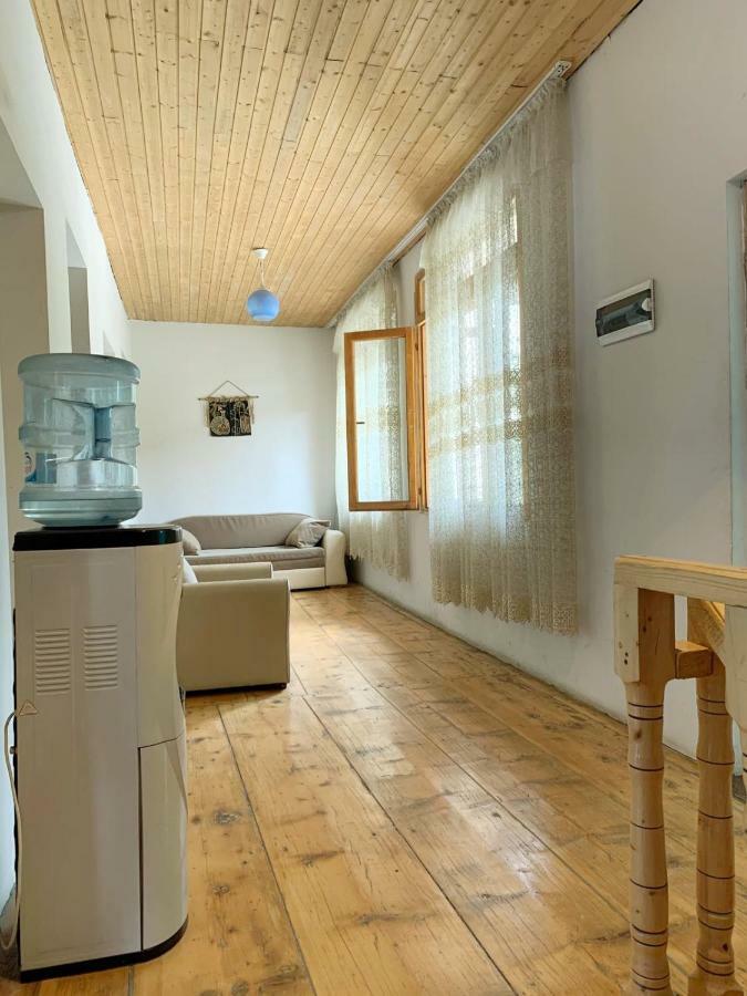 Guest House Lela Местия Екстериор снимка