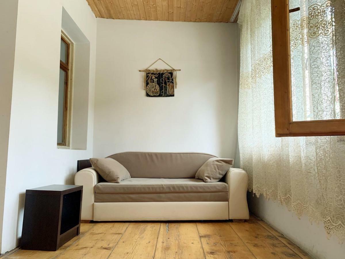 Guest House Lela Местия Екстериор снимка