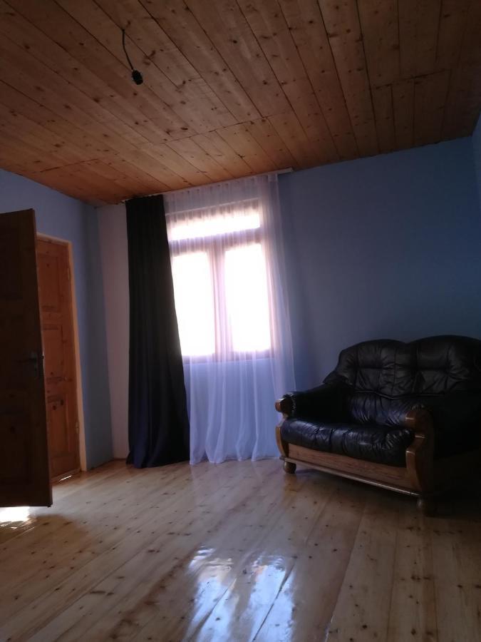 Guest House Lela Местия Екстериор снимка
